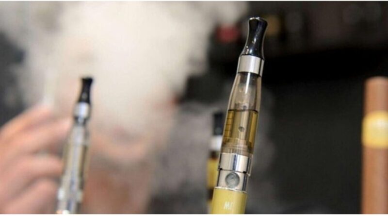 “Janë Të Dëmshme Dhe Çmendin Të Rinjtë”, OBSH Jep Alarmin Për Cigaret Elektronike